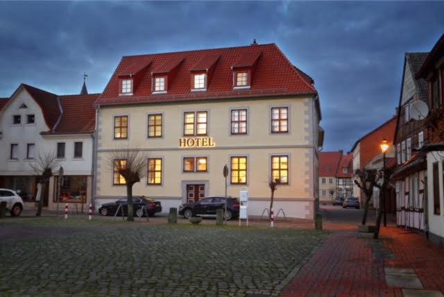 Hotel Am Markt Oebisfelde Exterior foto